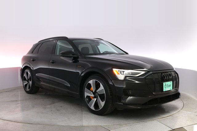 2023 Audi e-tron — photo 10 of 20