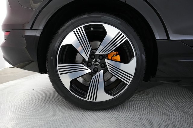 2023 Audi e-tron — photo 15 of 20