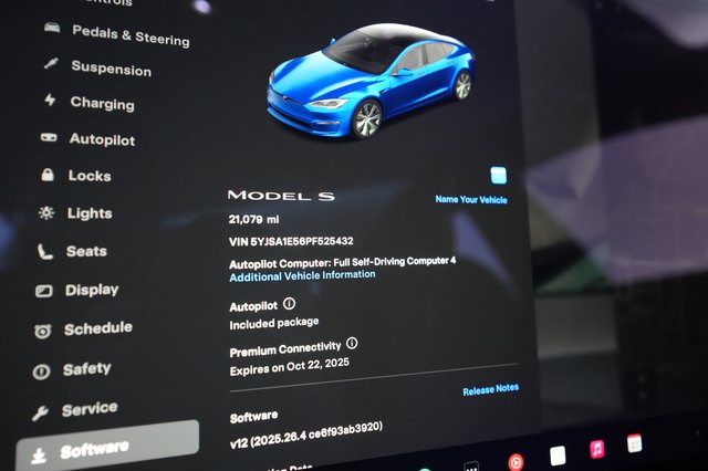 2023 Tesla Model S — photo 5 of 22