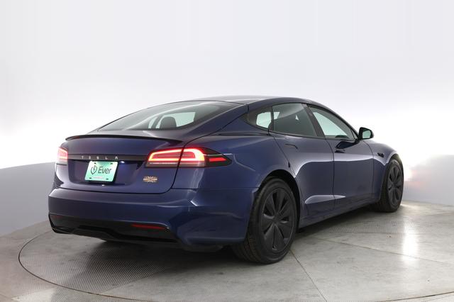 2023 Tesla Model S — photo 2 of 22