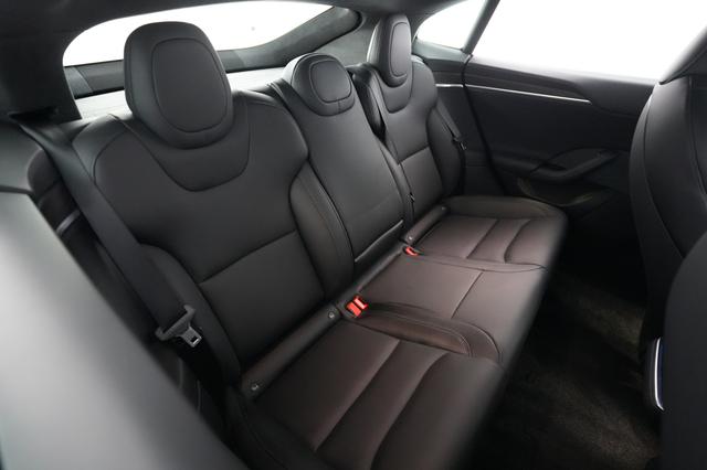 2023 Tesla Model S — photo 4 of 22