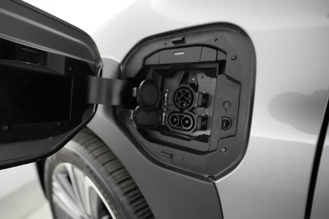 2023 Subaru Solterra — photo 8 of 22