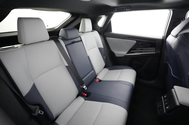 2023 Subaru Solterra — photo 4 of 22
