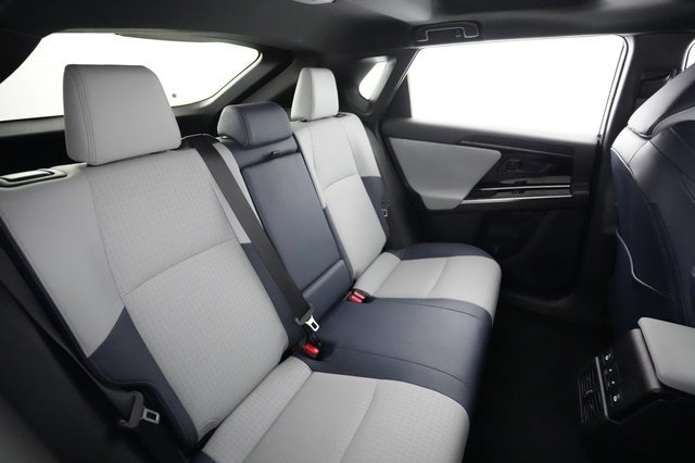 2023 Subaru Solterra — photo 4 of 22