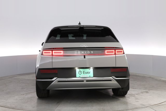 2022 Hyundai IONIQ 5 — photo 12 of 20