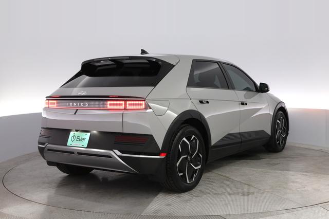2022 Hyundai IONIQ 5 — photo 2 of 20