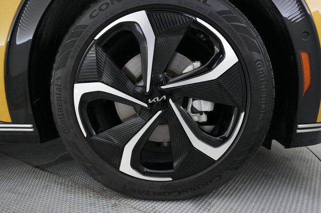 2022 Kia EV6 — photo 17 of 24