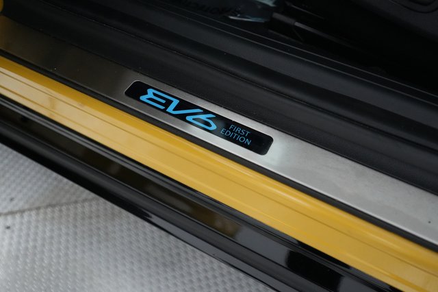 2022 Kia EV6 — photo 21 of 24