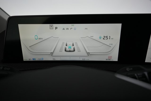 2022 Kia EV6 — photo 5 of 24
