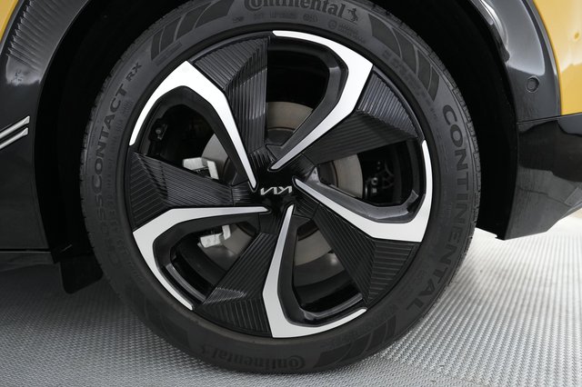 2022 Kia EV6 — photo 15 of 24