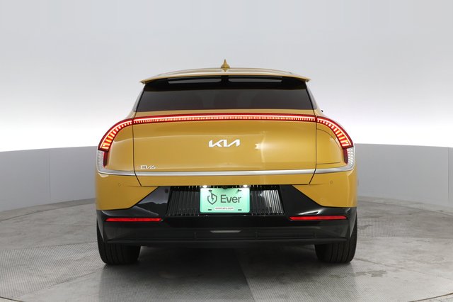2022 Kia EV6 — photo 12 of 24