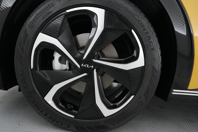 2022 Kia EV6 — photo 16 of 24