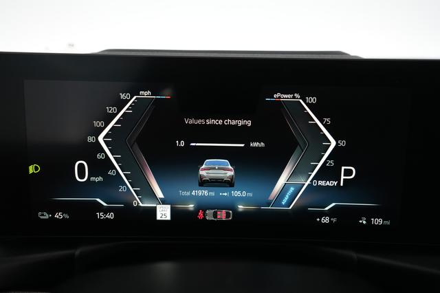 2022 BMW i4 — photo 5 of 23