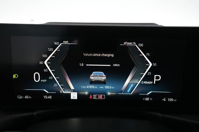 2022 BMW i4 — photo 5 of 23