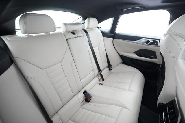 2022 BMW i4 — photo 4 of 23