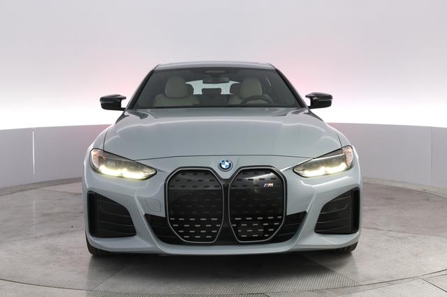 2022 BMW i4 — photo 9 of 23