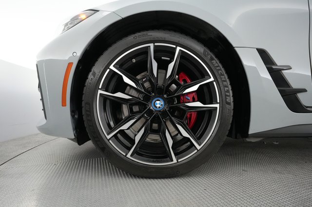 2022 BMW i4 — photo 15 of 23