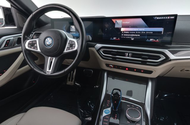 2022 BMW i4 — photo 20 of 23