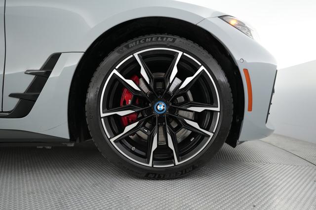 2022 BMW i4 — photo 7 of 23