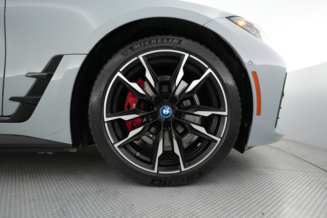 2022 BMW i4 — photo 7 of 23