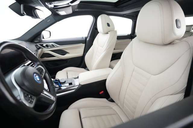 2022 BMW i4 — photo 3 of 23