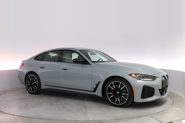 2022 BMW i4 — photo 11 of 23