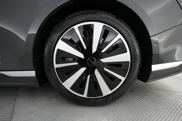 2023 Lucid Air — photo 16 of 21