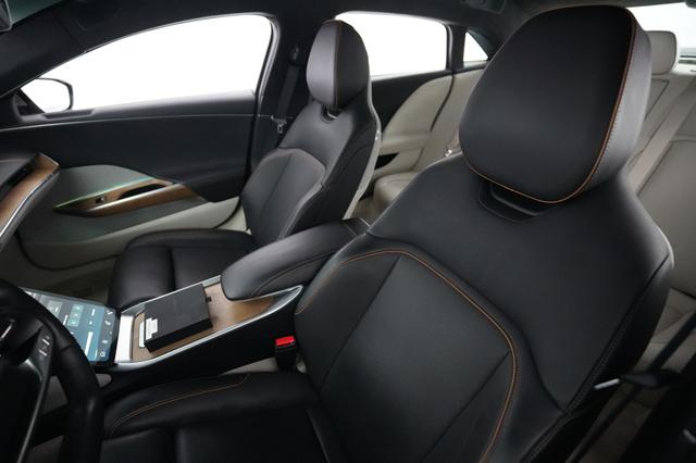 2023 Lucid Air — photo 3 of 21