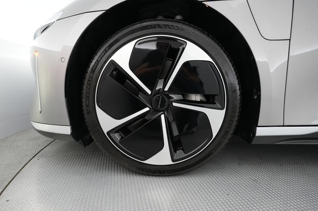 2023 Lucid Air — photo 7 of 21