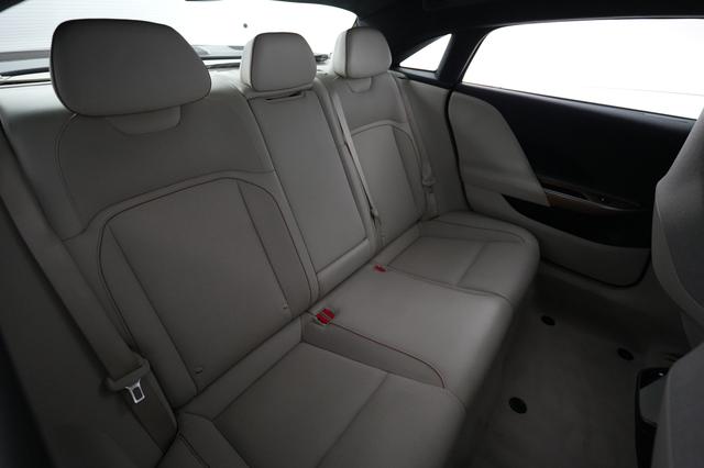 2023 Lucid Air — photo 4 of 21