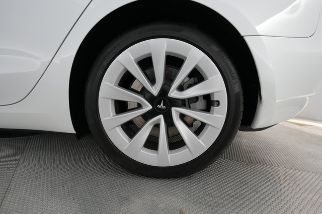 2023 Tesla Model 3 — photo 15 of 21