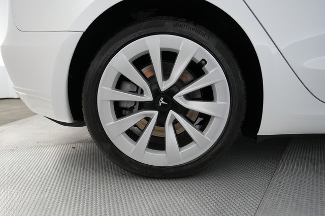2023 Tesla Model 3 — photo 7 of 21