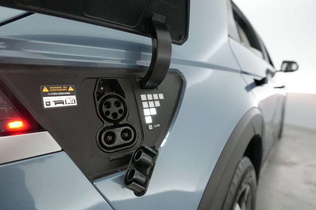 2023 Hyundai IONIQ 5 — photo 8 of 21