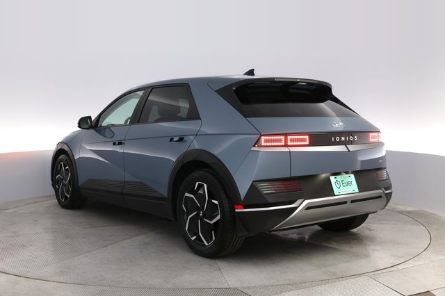 2023 Hyundai IONIQ 5 — photo 13 of 21