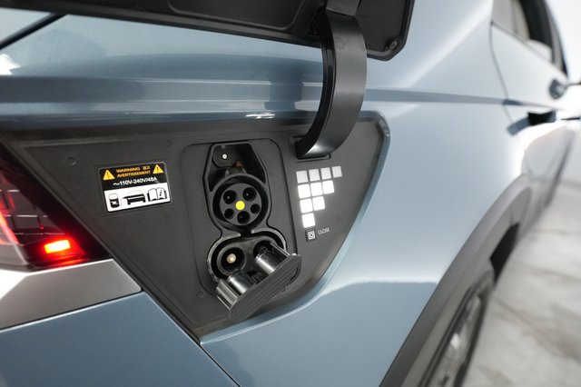 2023 Hyundai IONIQ 5 — photo 8 of 21