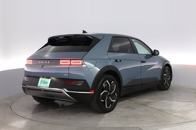 2023 Hyundai IONIQ 5 — photo 2 of 21