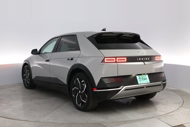 2023 Hyundai IONIQ 5 — photo 13 of 21