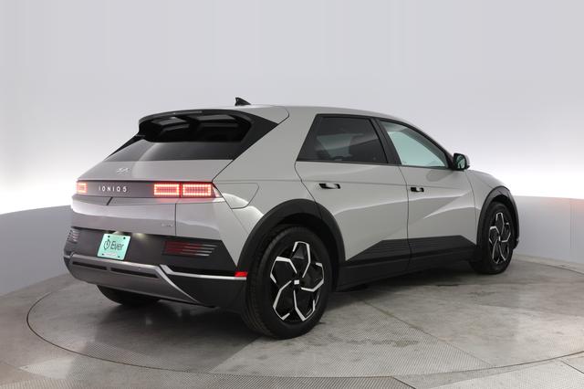 2023 Hyundai IONIQ 5 — photo 2 of 21