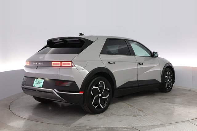 2023 Hyundai IONIQ 5 — photo 2 of 21