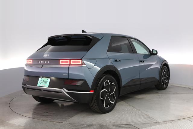 2023 Hyundai IONIQ 5 — photo 2 of 20