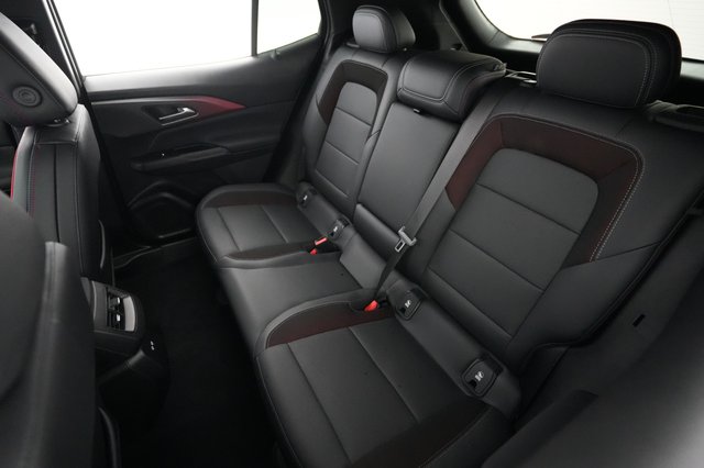 2024 Chevrolet Equinox EV — photo 18 of 20