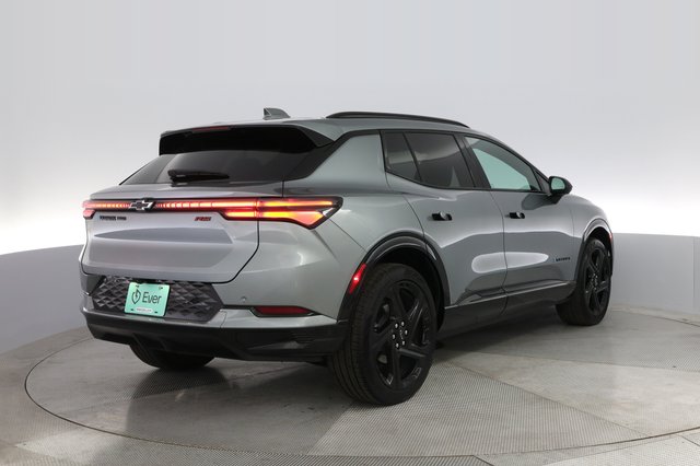 2024 Chevrolet Equinox EV — photo 2 of 20