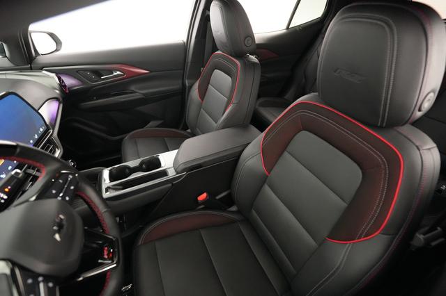 2024 Chevrolet Equinox EV — photo 3 of 20