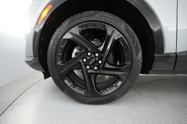 2024 Chevrolet Equinox EV — photo 7 of 20