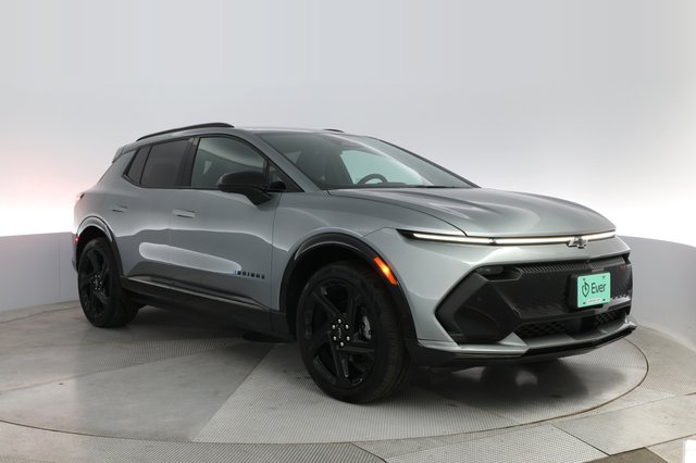 2024 Chevrolet Equinox EV — photo 10 of 20