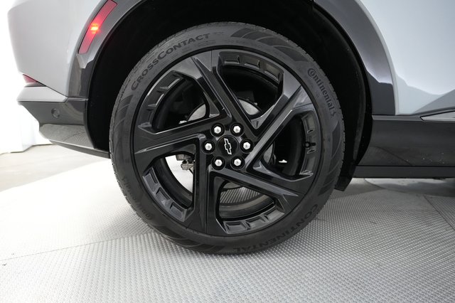 2024 Chevrolet Equinox EV — photo 15 of 20