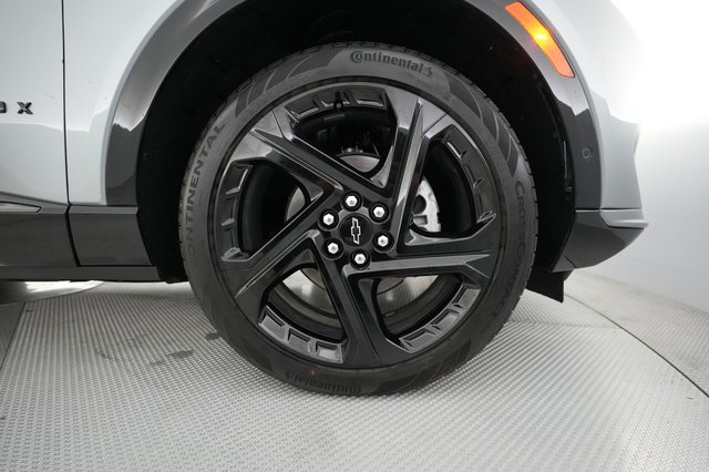 2024 Chevrolet Equinox EV — photo 16 of 20
