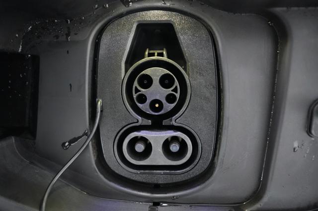 2024 Chevrolet Equinox EV — photo 8 of 20