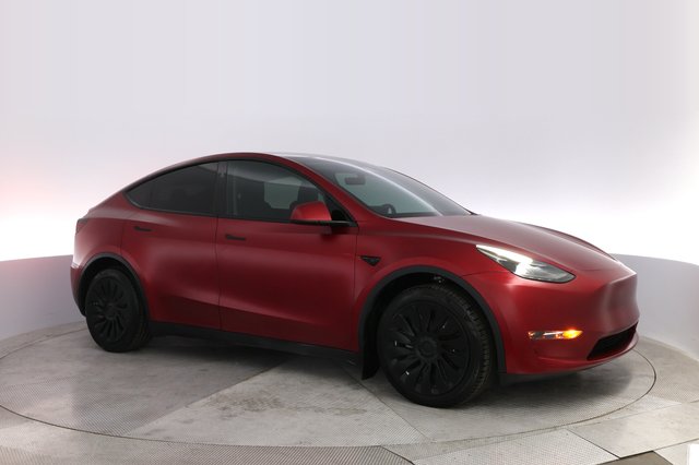 2024 Tesla Model Y — photo 11 of 28