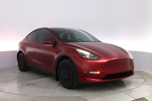 2024 Tesla Model Y — photo 10 of 28